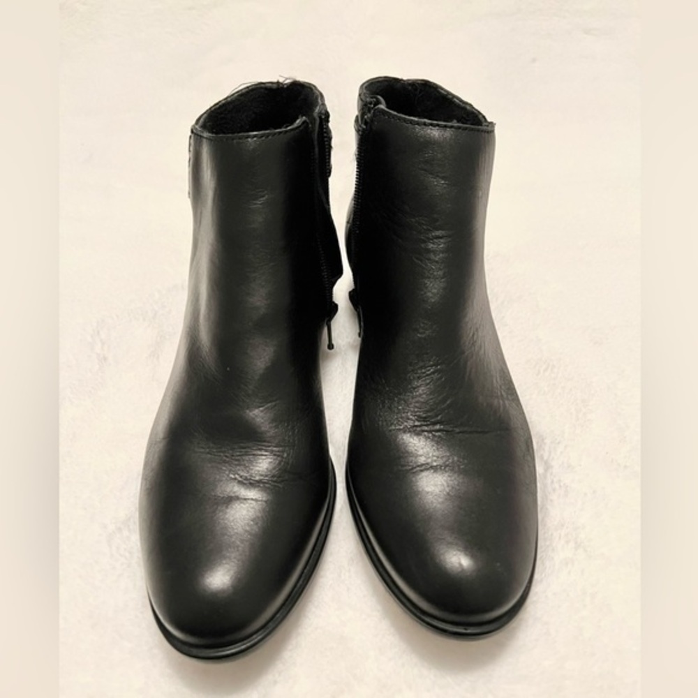 Munro ankle boots with zip